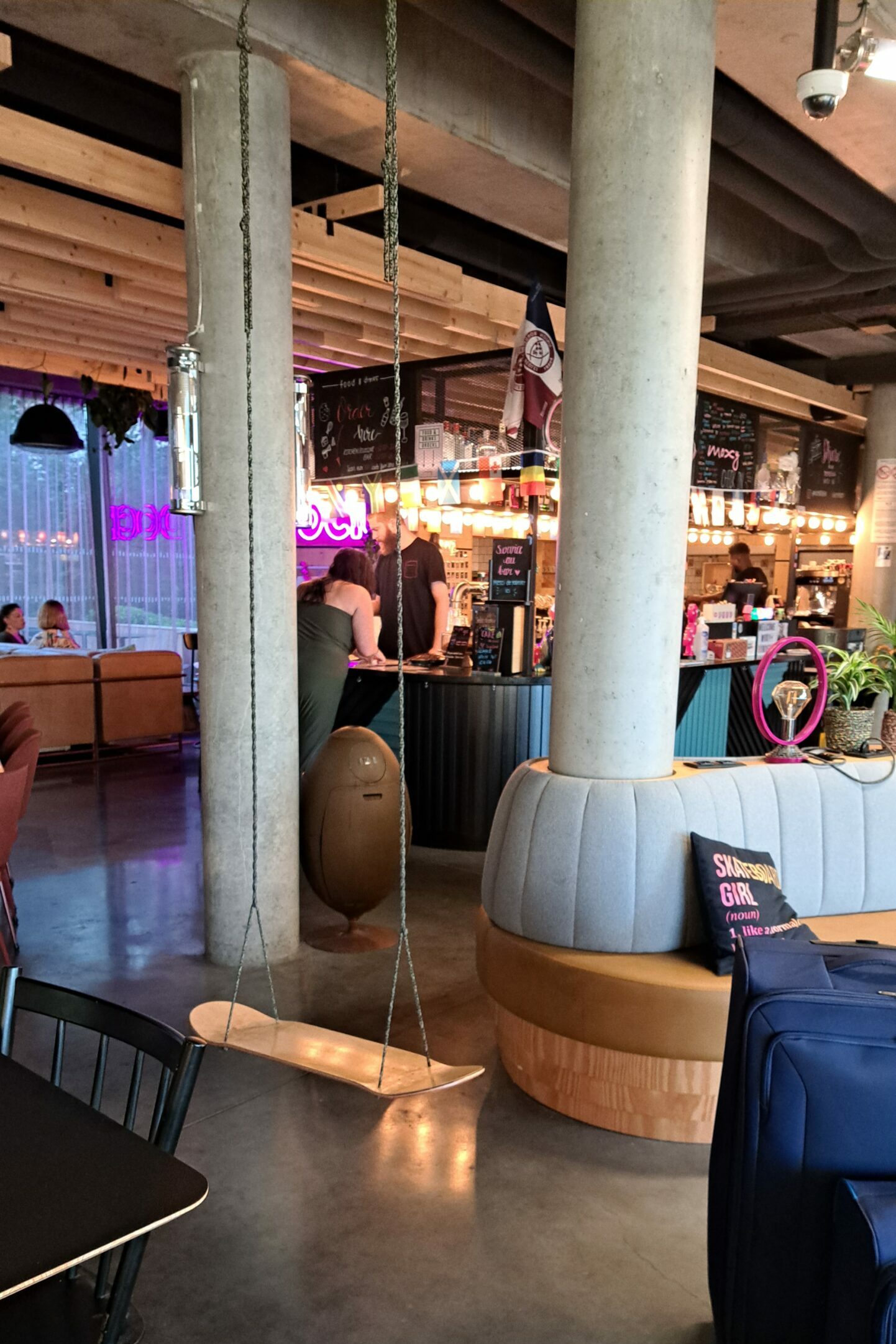 Moxy Bordeaux avec Staycation - Les Pieds dans le Vide - Camille Blanchet (15)